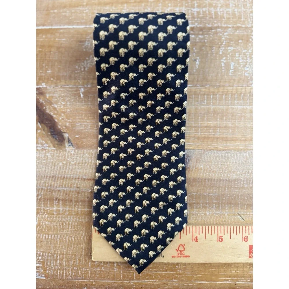 Jos A Bank Corporate Tie Handmade 100% Silk Made USA Elephant‎ Raised Trunk Navy